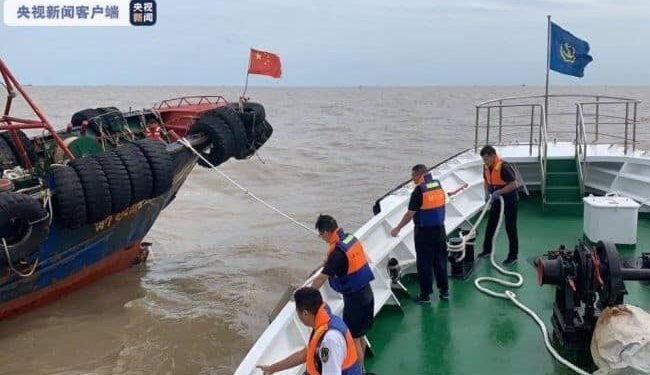 6 Crew Members Rescued From Sinking Ship Along The Coast Of Xiangshan, Ningbo 6 Crew Members Rescued From A Sinking Ship Along The Coast Of Xiangshan, Ningbo