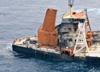 Photos: Indian Ministers Assess MT New Diamond’s Condition, Discuss Ways To Expedite Cargo Discharge