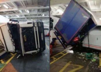 Real Life Incident - Ro-Ro Rolls Heavily And Tips Trucks