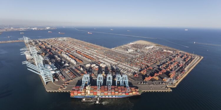 American Home Shopping Boom Buoys Shipping Lines Across the Pacific