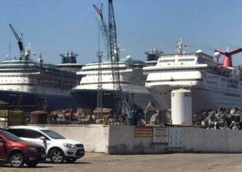 Carnival Fantasy_with others at ship breaking yard