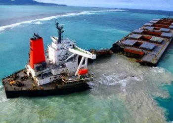 MV Wakashio Japanese cargo carrier mauritius oil spill