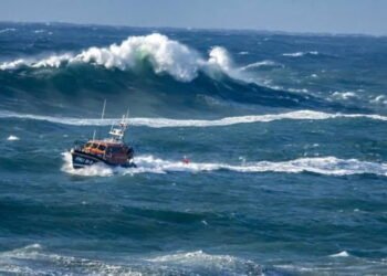 wave action RNLI