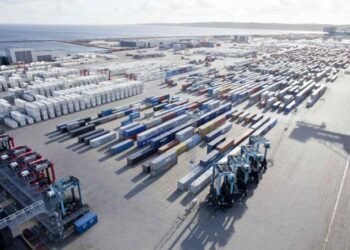 apm terminals to acquire al cs container terminal in aarhus