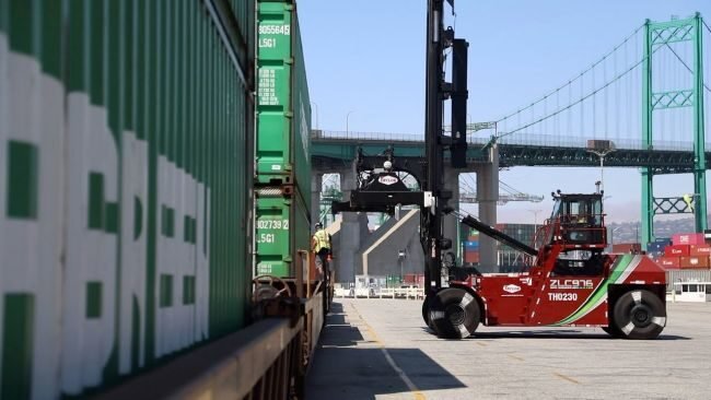 World's First Zero-Emissions Top Handlers Performing Well At Port Of Los Angeles worlds first zero emissions top handlers