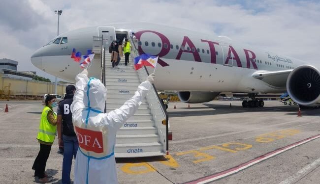 India: 7 Chartered Flights Carrying Seafarers Expected To Land in Goa in the Coming Week Qatar Airways Plane Bringing In Seafarers