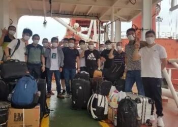 Filipinos Crew Change