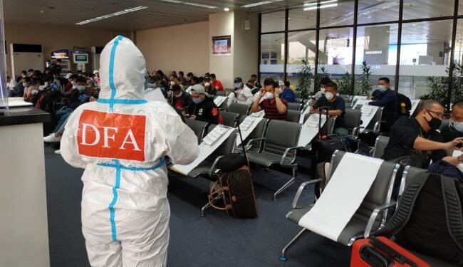 DFA welcomed 262 Filipino seafarers from Barbados via Qatar Air flight