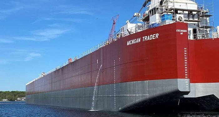 Fincantieri Bay Shipbuilding supplies 740-foot self-unloading barge image description