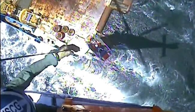 Video: USCG Medevacs Vessel Crewmember 7 Miles Offshore Corpus Christi, Texas USCG Medevacs