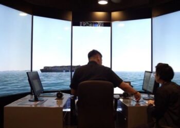 PSA Marine Tug Master providing feedback on the smart navigation system during a usability test conducted on Wärtsilä’s autonomous ship simulator