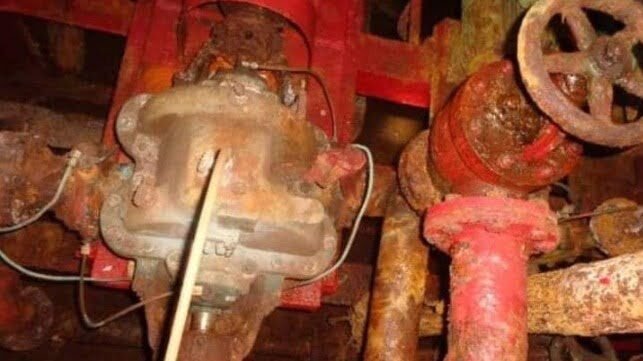 Once Again, Houthis Interfere With UN Mission to Save Decaying Tanker safer