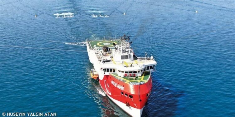 Turkey Won't Abandon East Med Rights over EU Sanctions Threat, FM Says