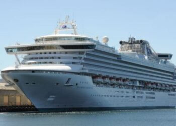 Diamond_Princess_in_Hobart
