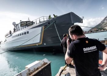 damen_yacht_support_blue_ocean_3