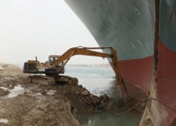 suez dig out