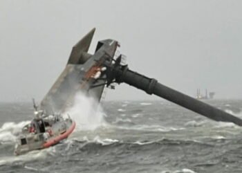 rescue operation off Louisiana for crew missing from liftboat