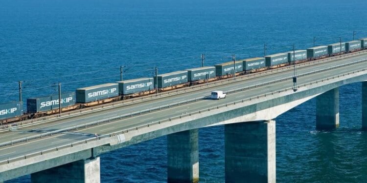 Shines On The Silk Road