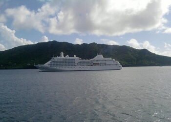 cruise ship 2