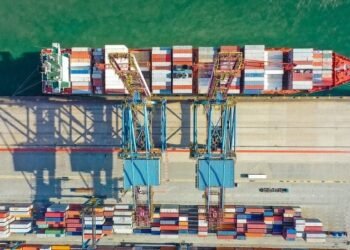 ship-port-container-crane