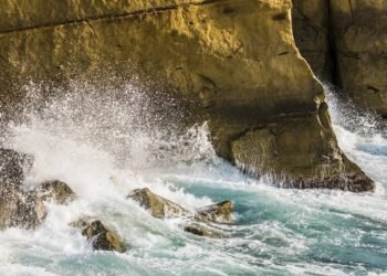 Suspected Migrant-smuggling Boat Breaks Apart off San Diego; Four Dead