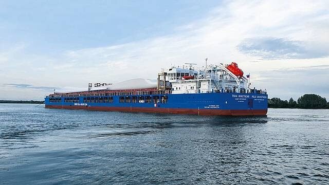 9 russian cargo vessels