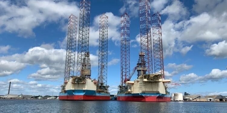 Trelleborg’s Cat Max Successfully Maneuvers The Maersk Interceptor Off The Coast Of Denmark