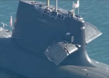 Japanese-Submarine-Collides-while-floating-up