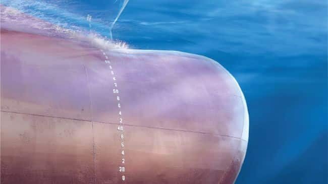 ship-hull-under-water