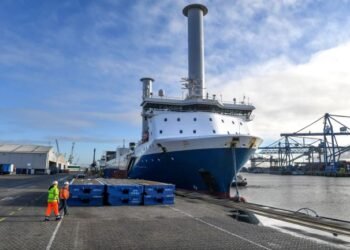 world's first ship with tilting rotors - Sea Cargo Connector