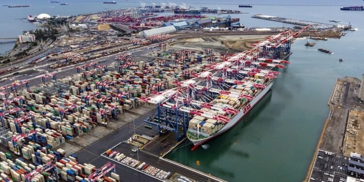 Trade is “Humming” at United States' Second-Busiest Port port of long beach