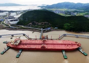 China Oil Giant Unipec Eyes New Supertankers to Shrink Fuel Glut