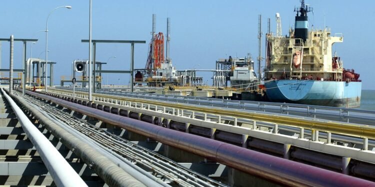 Phantom Buyers in Russia, Advice from Iran Help Venezuela Skirt Sanctions