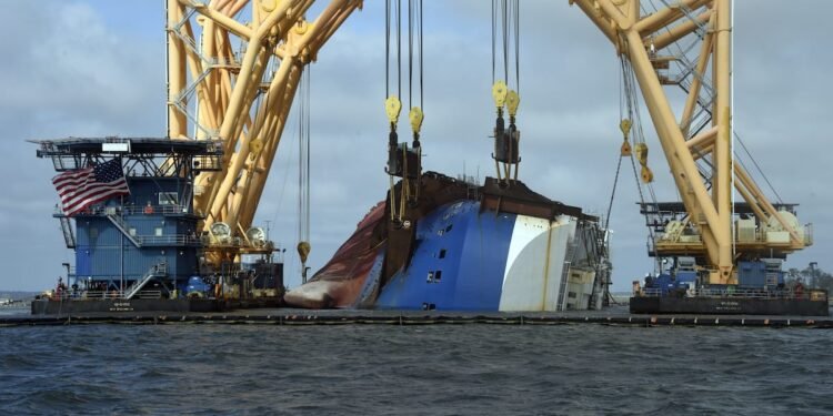 VB10000 Starts Cutting Golden Ray Wreck