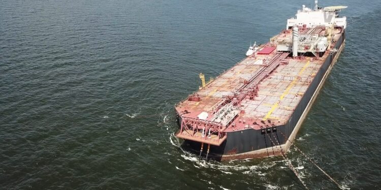 Confusion Surrounds Status of Listing Offshore Oil Vessel Off Venezuela