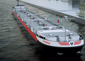 JP Morgan Orders 40 LNG-Fueled Barges at Damen Concordia