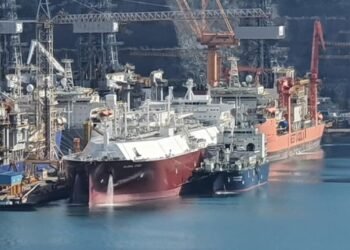 KR And DSME Complete World’s First STS LNG Bunkering For Gas Trial