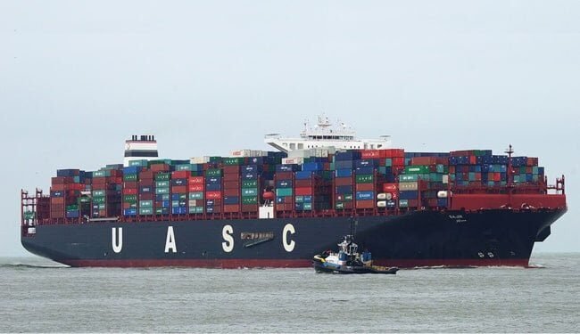 Sajir,-under-UASC-livery,-sails-into-Rotterdam-on-fuel-oil,-but-it-will-shortly-arrive-under-Hapag-Lloyd-livery-and-fuelled-by-LNG-(photo-by-Kees-Torn)