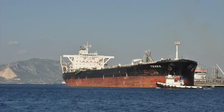 Venezuelan Oil Tanker Undergoes Repairs in Cuba After Catching Fire
