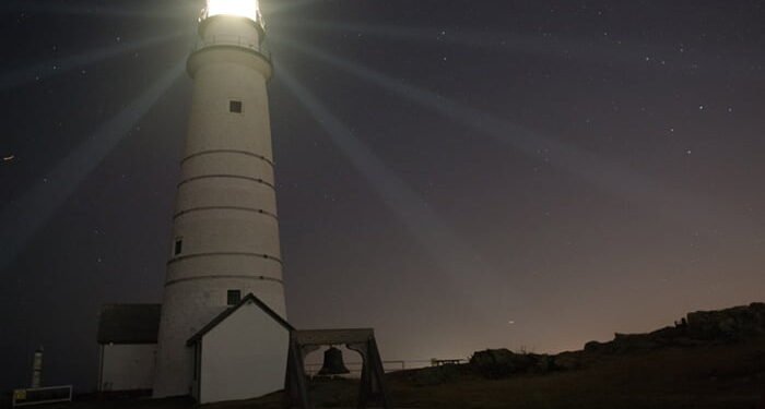 Federal companies look for brand-new guardian for Boston Light image description