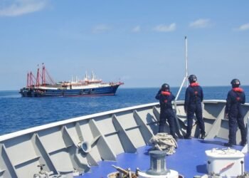 Chinese militia vessels spotted at Sabina Shoal in South China Sea