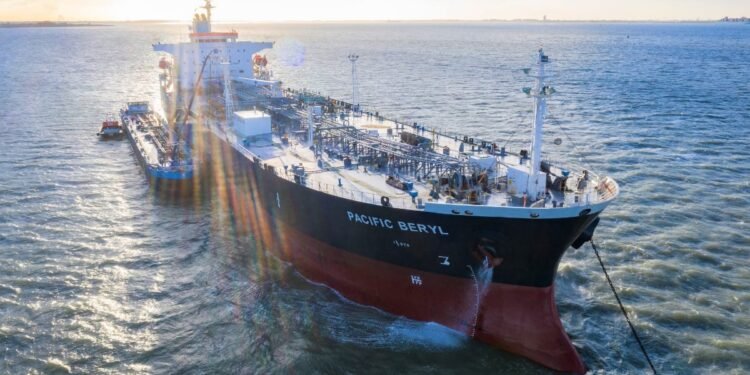 Medium-Range Tanker Tests Biofuel Bunkers to Reduce GHG Emissions