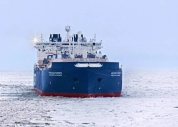 TotalEnergies Buys Stake in Novatek's Arctic Transshipment