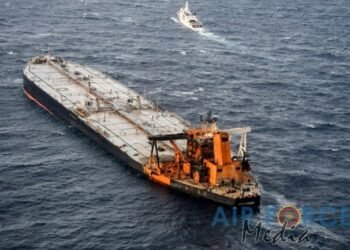 New Diamond Towed Further Out to Sea