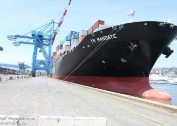 Cracked Containership Leaking Oil at Bayonne, New Jersey Terminal