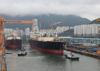 lng tanker construction