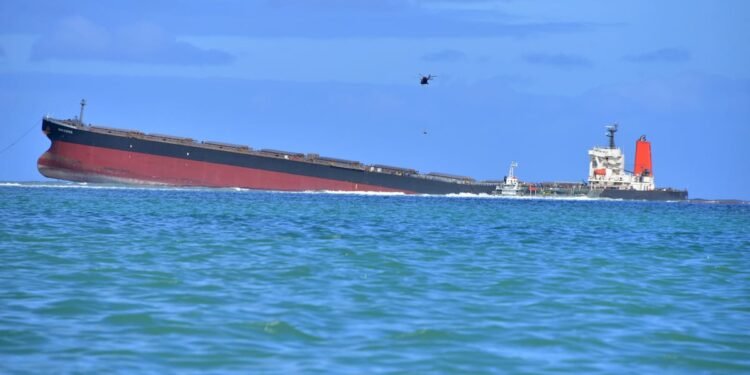 Mauritians Told to Prepare for ‘Worst Case’ Oil Spill