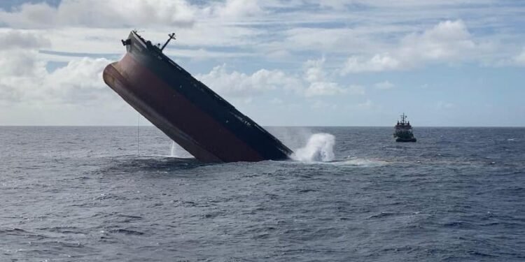 Wakashio’s Bow Scuttled Off Mauritius
