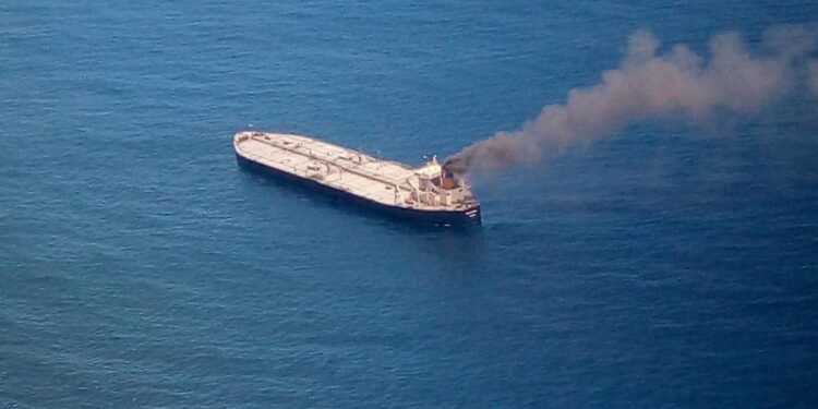 VLCC Carrying 2 Million Barrels of Oil in Trouble Off Sri Lanka