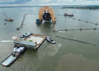 Video: Fifth Section of Golden Ray Wreck Hoisted and Removed